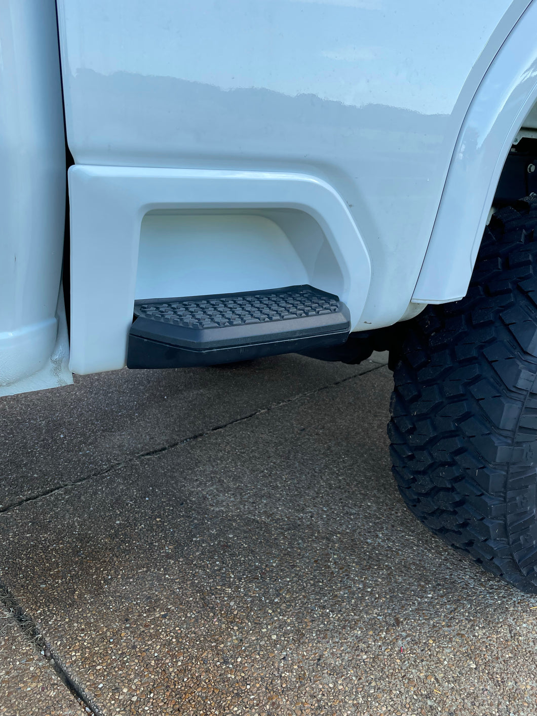 2020-2025 GM Bed Steps Shrouds Colormatched